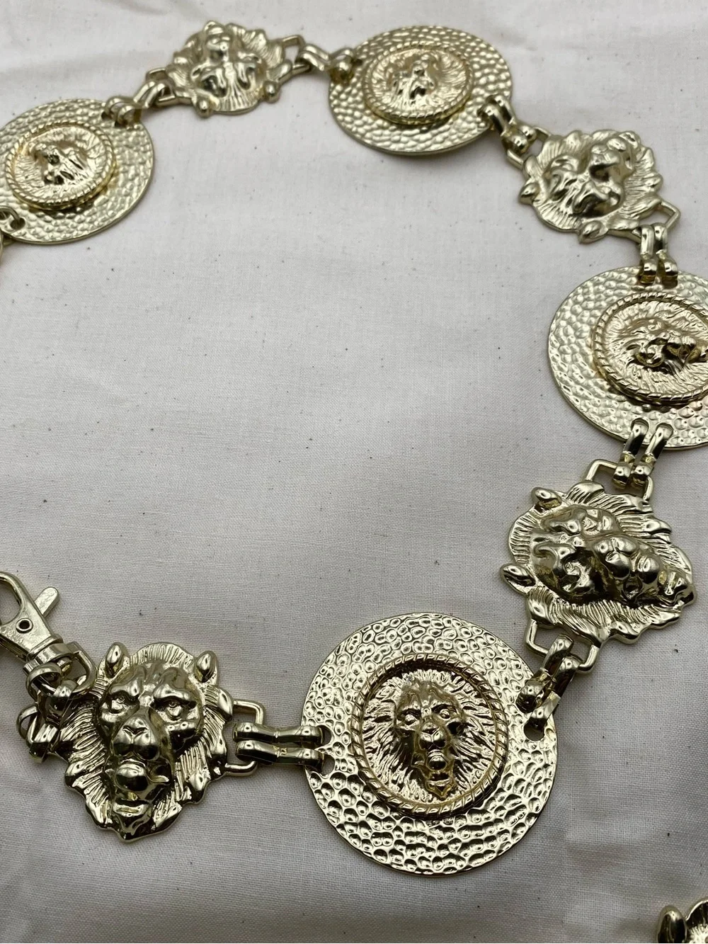 Vintage Gold Lion Medallion Chain Belt
